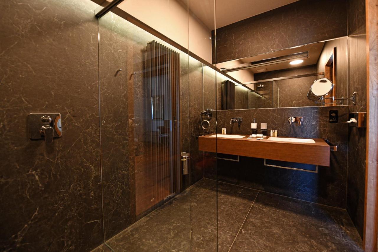 Lotrinsky Hotel Velké Pavlovice Esterno foto