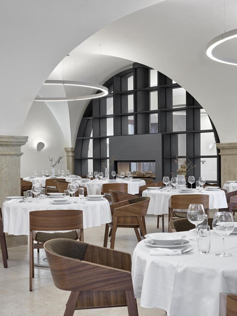 Lotrinsky Hotel Velké Pavlovice Esterno foto